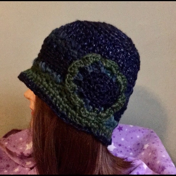 crochet hats Accessories - Flower beanie medium acrylic yarn new